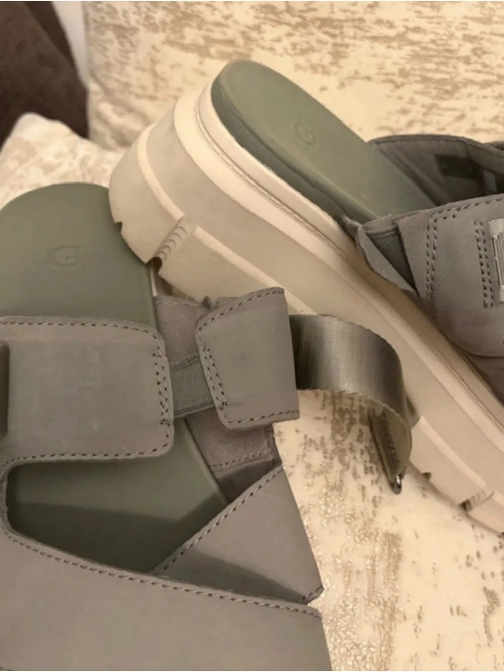UGG look adjustable